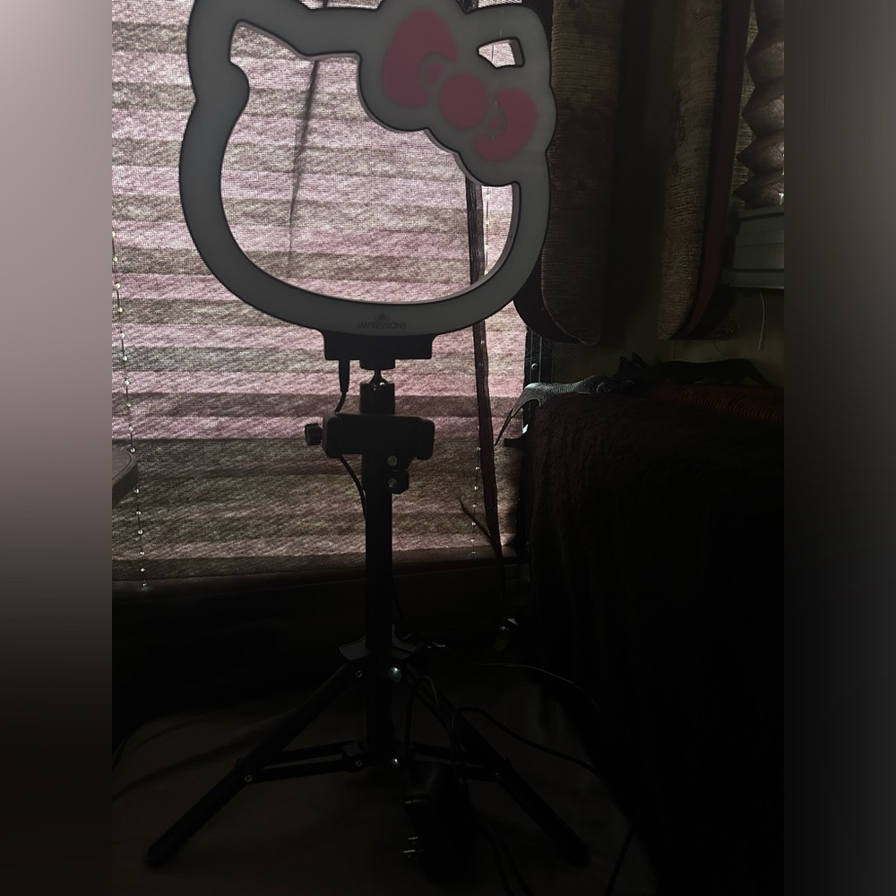 Hello Kitty Impressions Ring Light